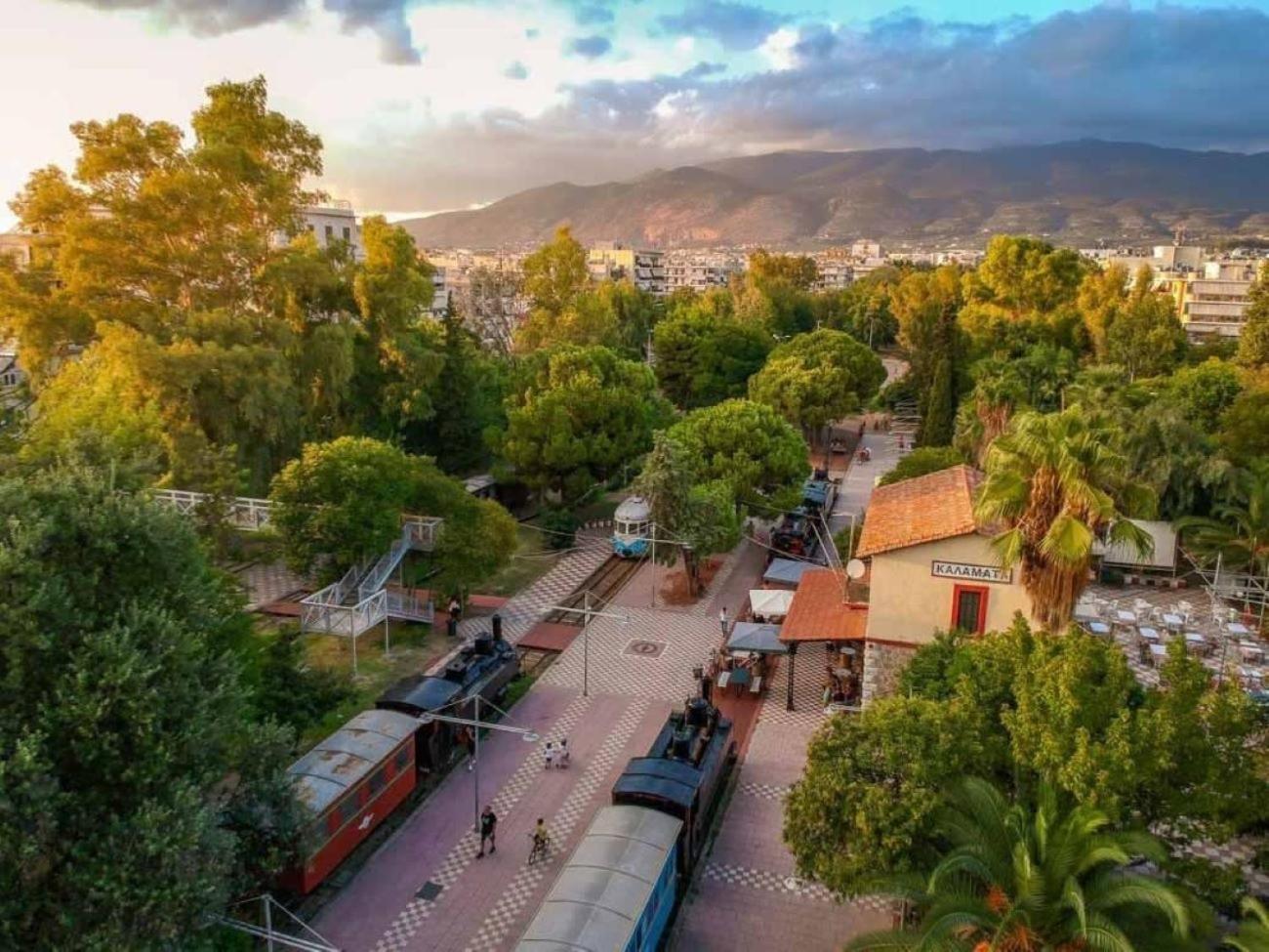 Kalamata'S Sunny Retreat Near The Historic Center Exterior photo
