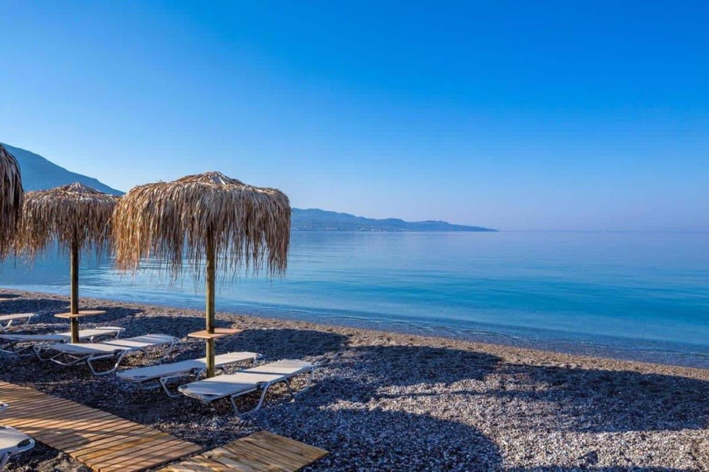 Kalamata'S Sunny Retreat Near The Historic Center Exterior photo