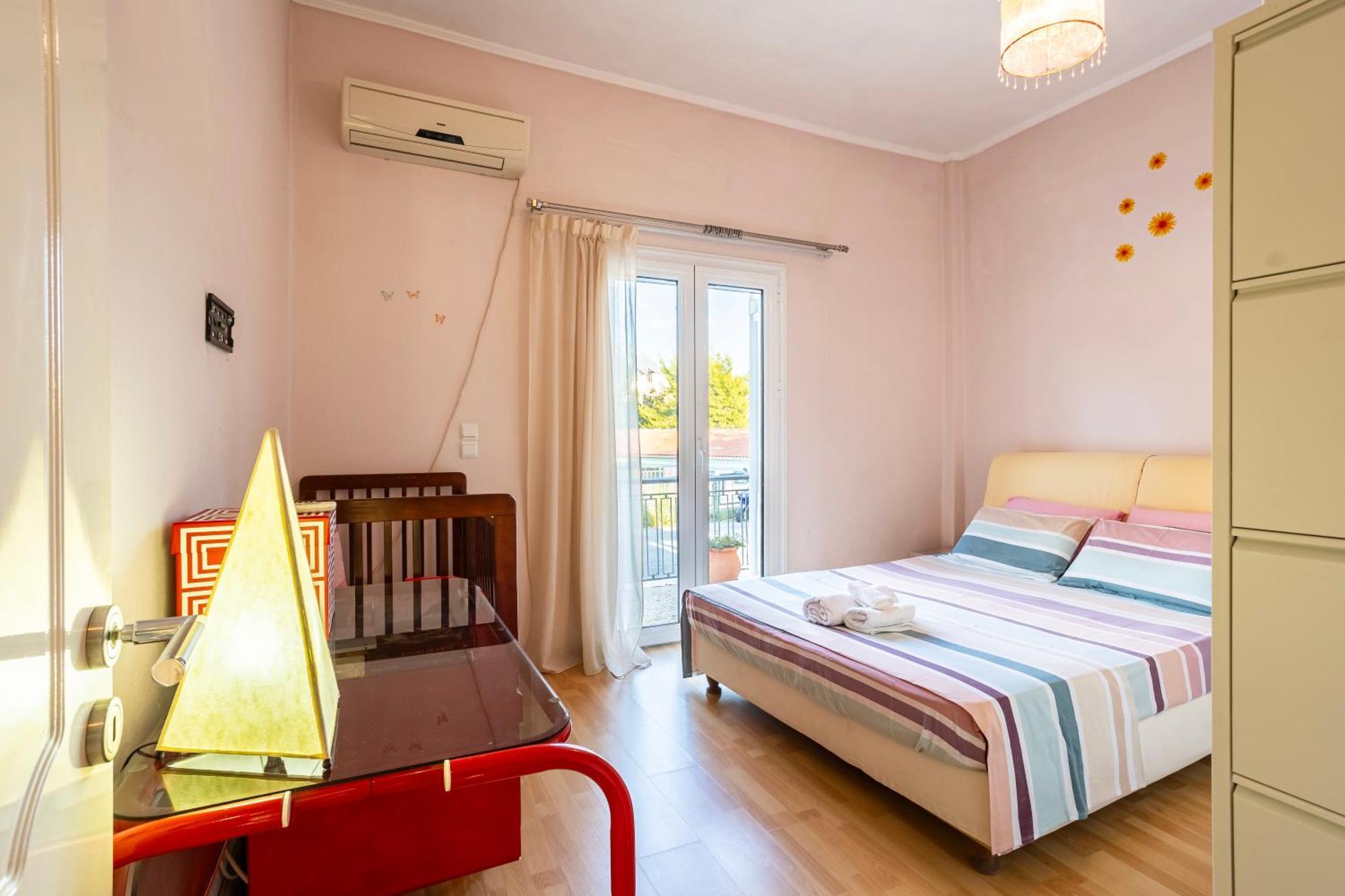 Kalamata'S Sunny Retreat Near The Historic Center Exterior photo